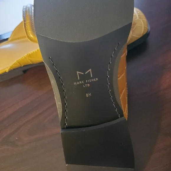 New In Box - Marc Fisher Croc Embossed Mules Loafer - "Flyta" - Picture 3 of 6